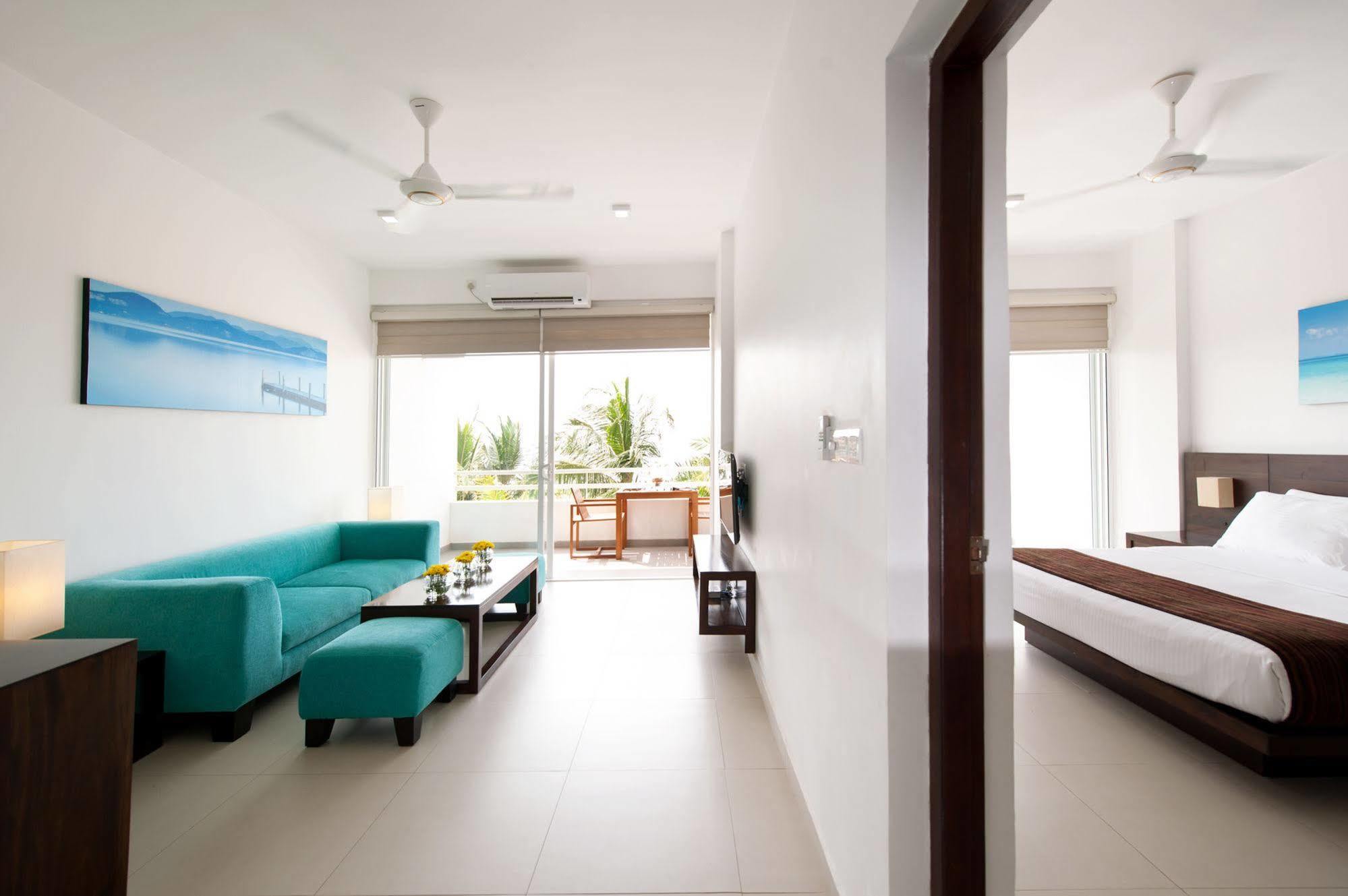 The Beach Apartments Negombo Esterno foto